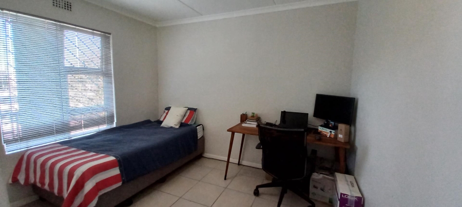 2 Bedroom Property for Sale in Buhrein Western Cape